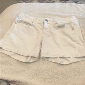 AE White Stretch Jean Shorts Sz -6